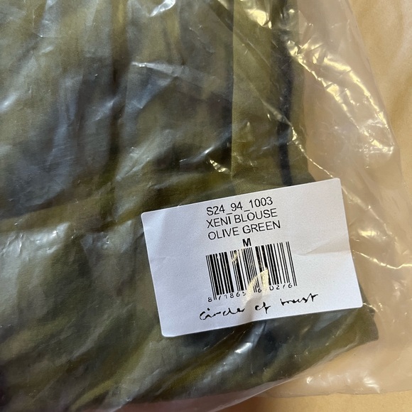 XENI BLOUSE OLIVE GREEN - Picture 4 of 4